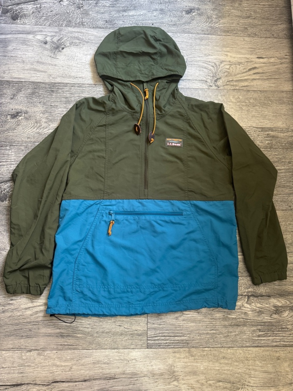L.L. Bean Men’s Hooded Windbreaker in Olive Green & Teal Blue